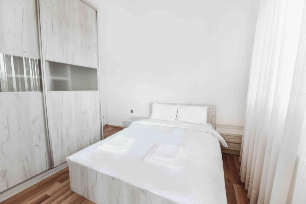 Exclusive 7- New Modern Cozy Apartment โคชานิ ภายนอก รูปภาพ